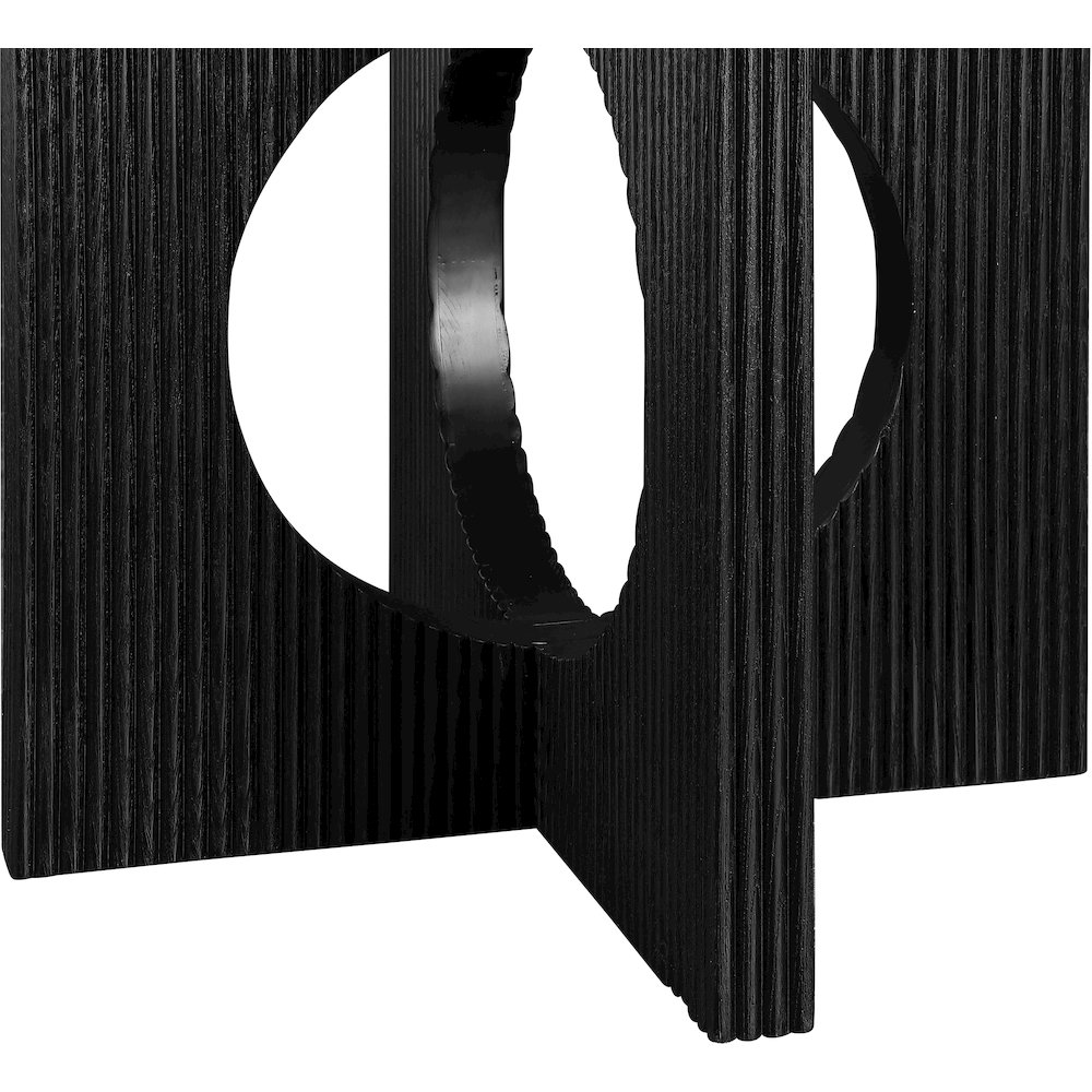 Rivas Black Dining Table. Picture 3