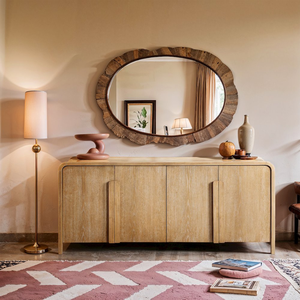 Harmony Natural Oak Veneer Rubberwood Sideboard/Buffet. Picture 7