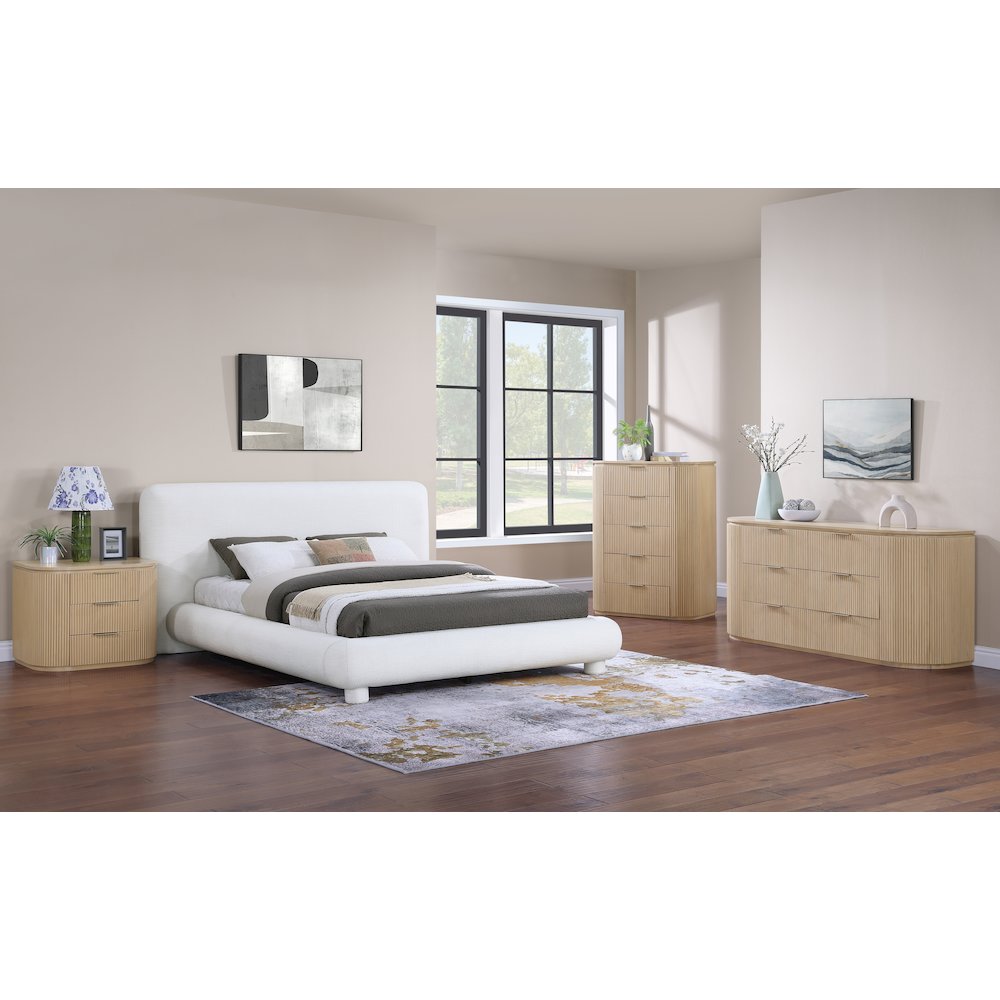 Astrid Natural Solid Wood And Oak Veneer Dresser. Picture 15