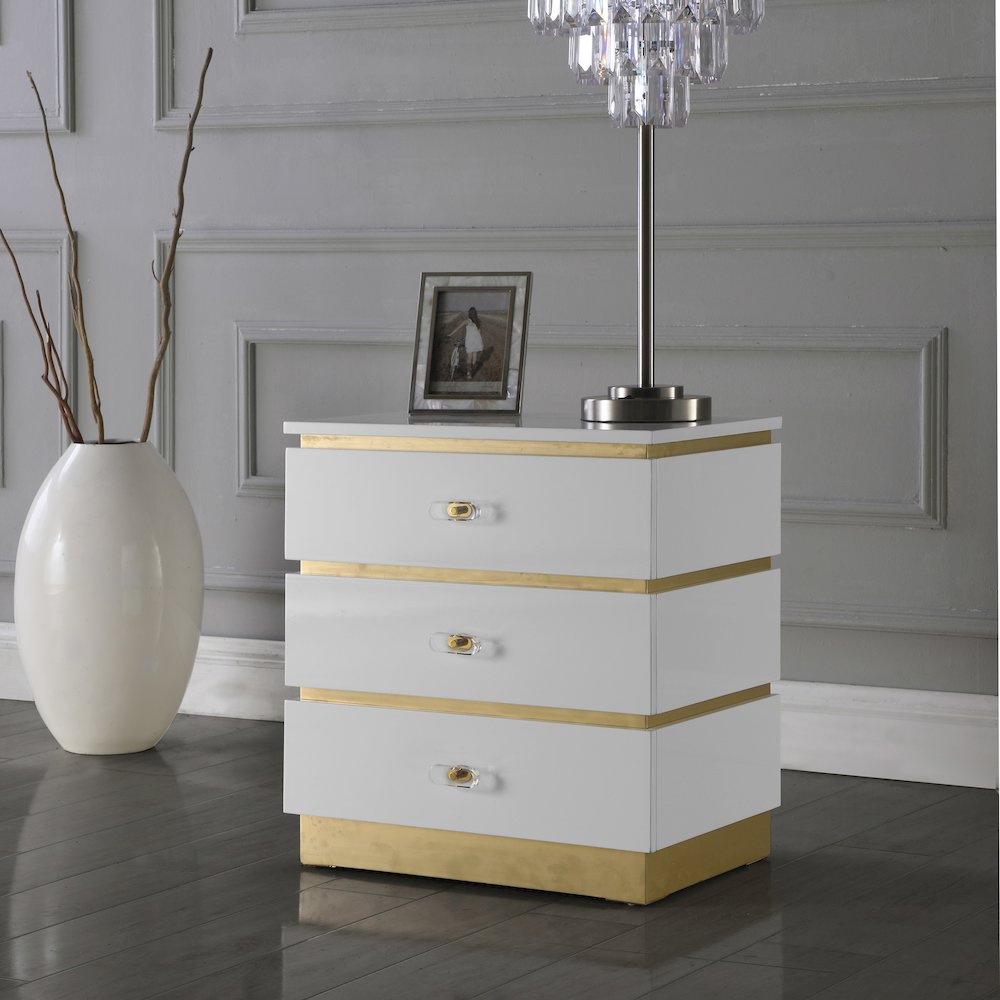 Esme Side Table. Picture 2