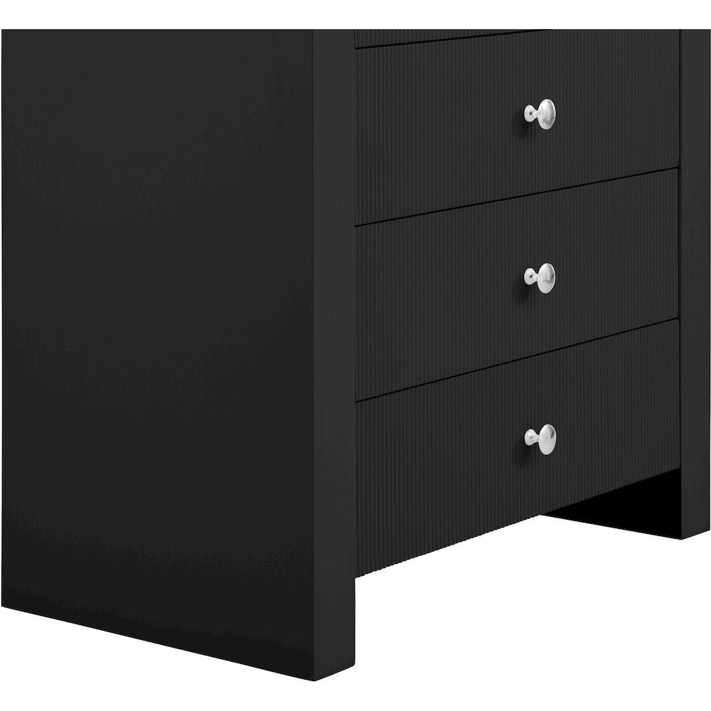 Artisto Black Chest. Picture 16