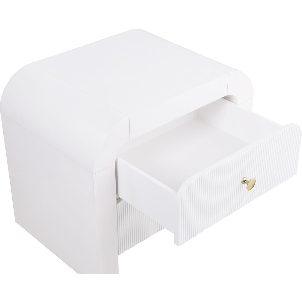 Artisto White Night Stand. Picture 9