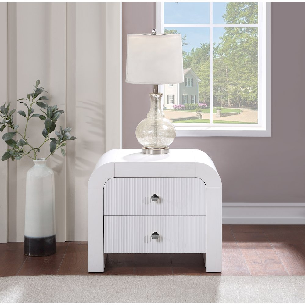 Artisto White Night Stand. Picture 3