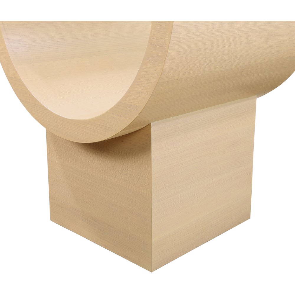 Beverwil Natural Oak End Table. Picture 4