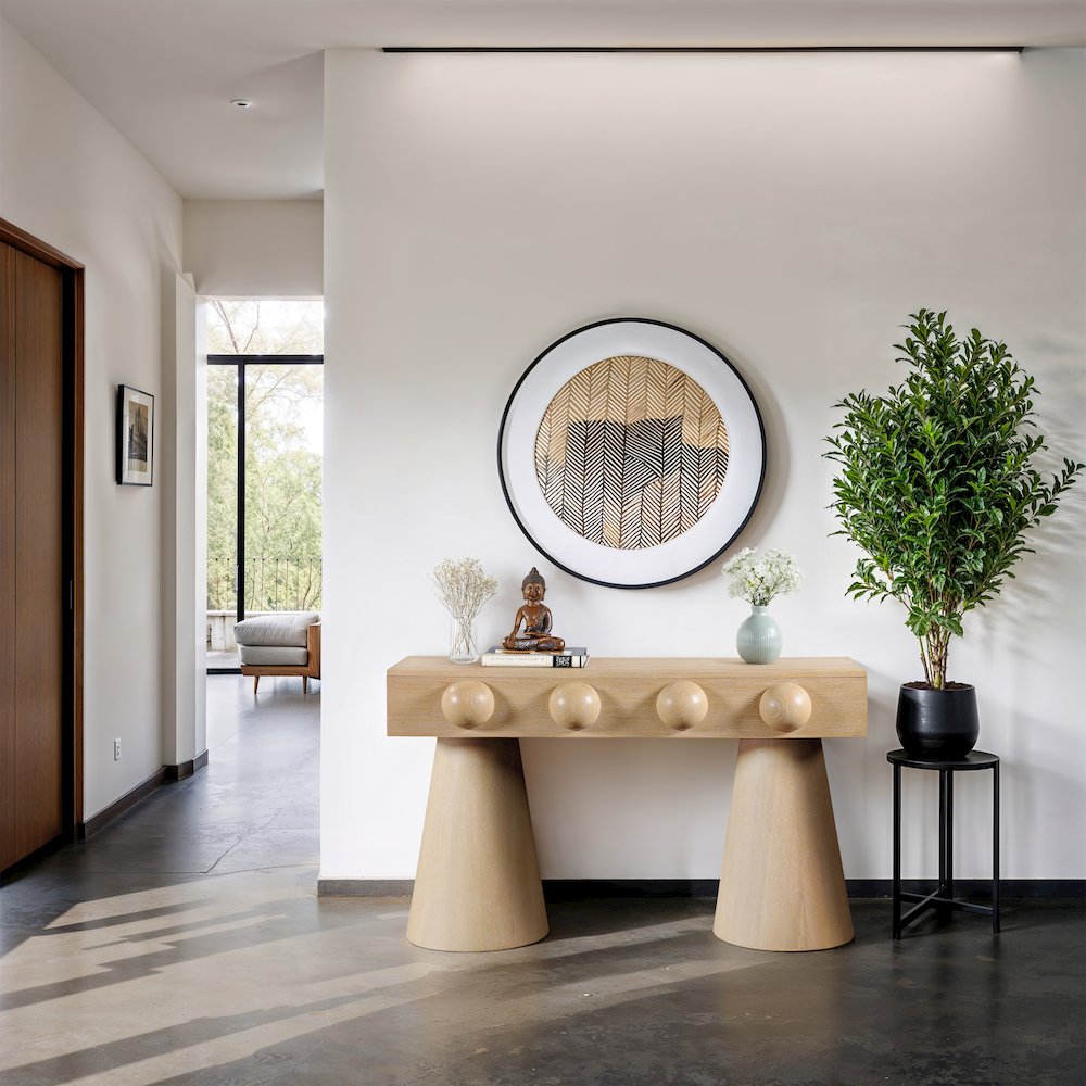 Bracciano Natural Oak Veneer Console Table. Picture 7