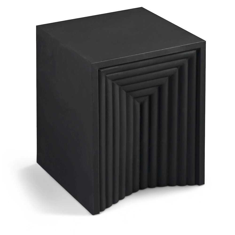 Centennial Black Iron End Table. Picture 1
