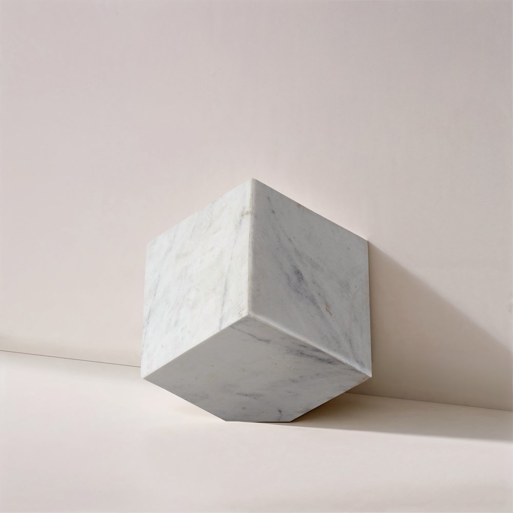 Block White Marble Decorative Cube. Picture 4