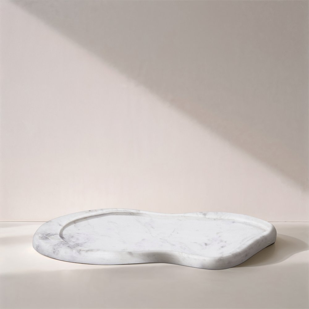 Arezzo White Marble Tray. Picture 4