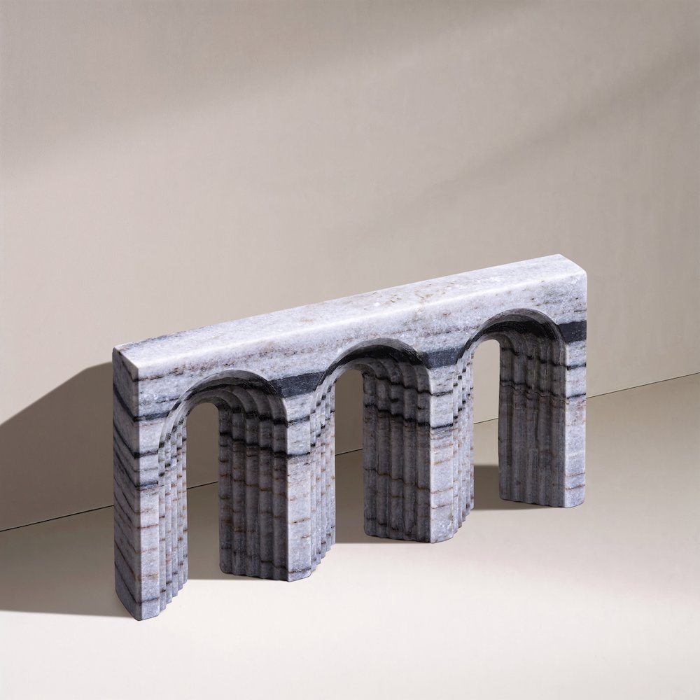 Curva Panda Marble Decorative Object. Picture 5