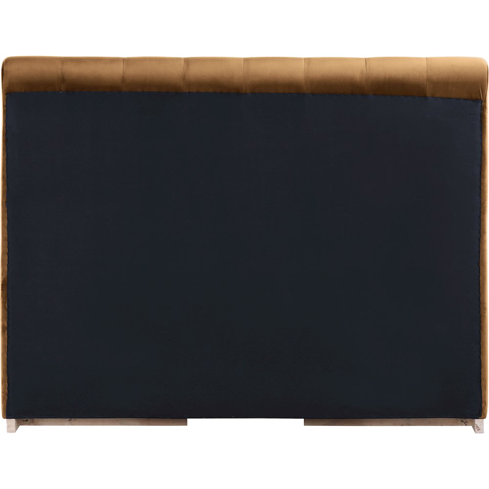 Amara Saddle Velvet Upholstered Queen Bed. Picture 3