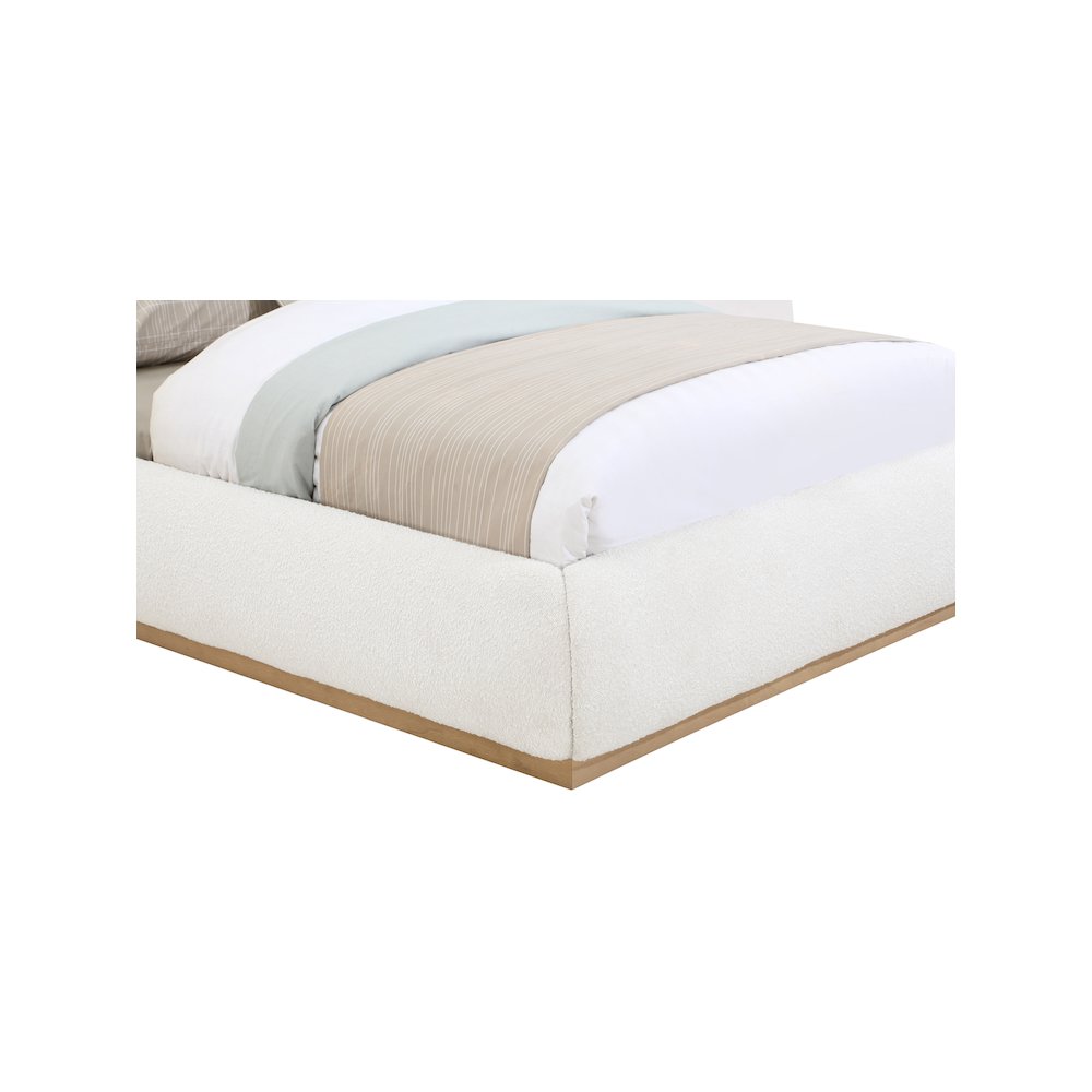 Vaughn Cream Queen Bed. Picture 5