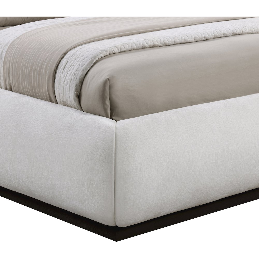 Vaughn Cream Twin Bed. Picture 5
