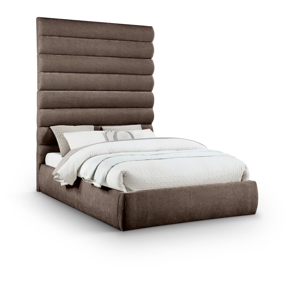 Adam Brown Chenille Fabric Queen Bed. Picture 1