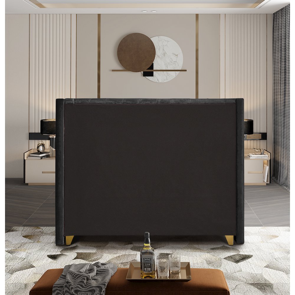 Barolo Black Velvet King Bed. Picture 5