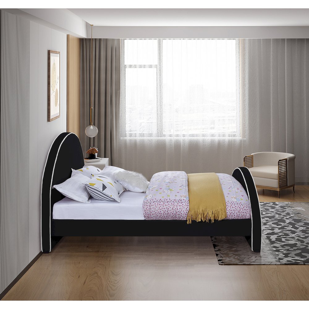 Brody Black Velvet Queen Bed. Picture 4