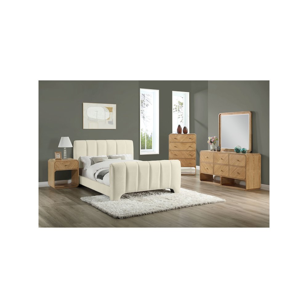 Camila Beige Chenille Fabric Queen Bed. Picture 8