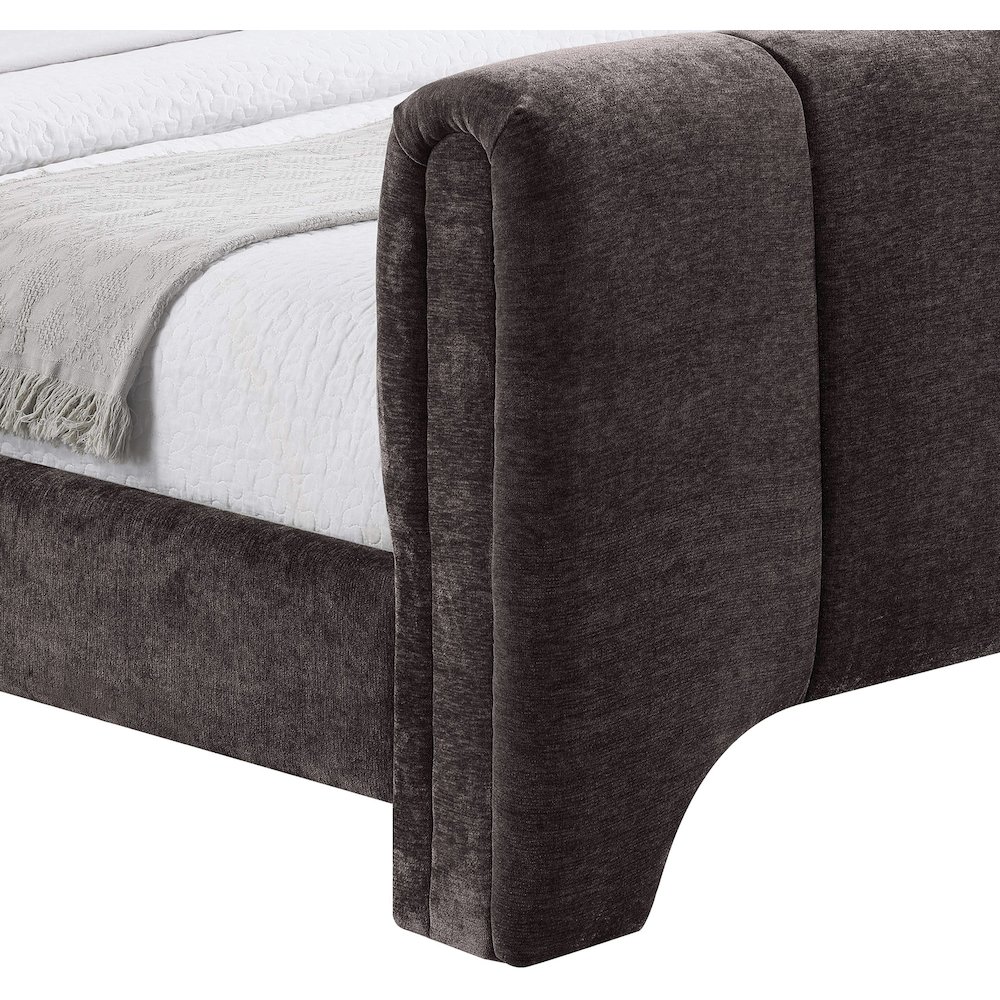 Camila Brown Chenille Fabric Full Bed. Picture 5
