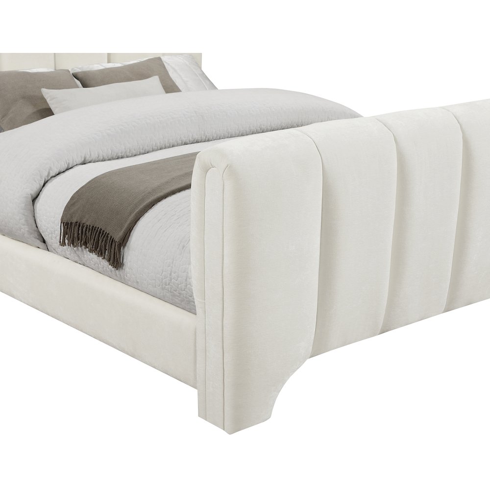 Camila Cream Chenille Fabric Full Bed. Picture 5