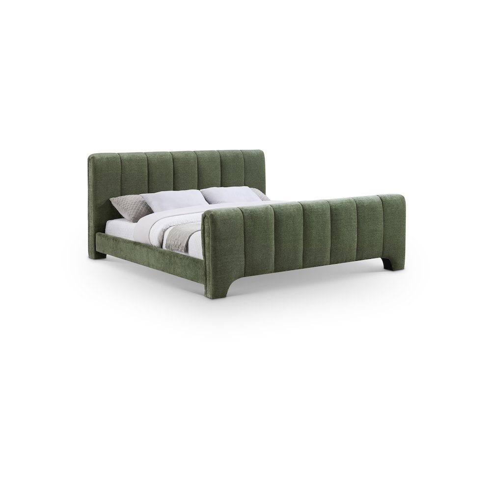 Camila Green Chenille Fabric Full Bed. Picture 1