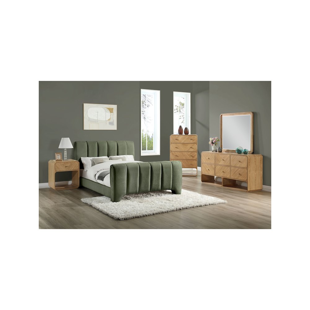 Camila Green Chenille Fabric King Bed. Picture 8
