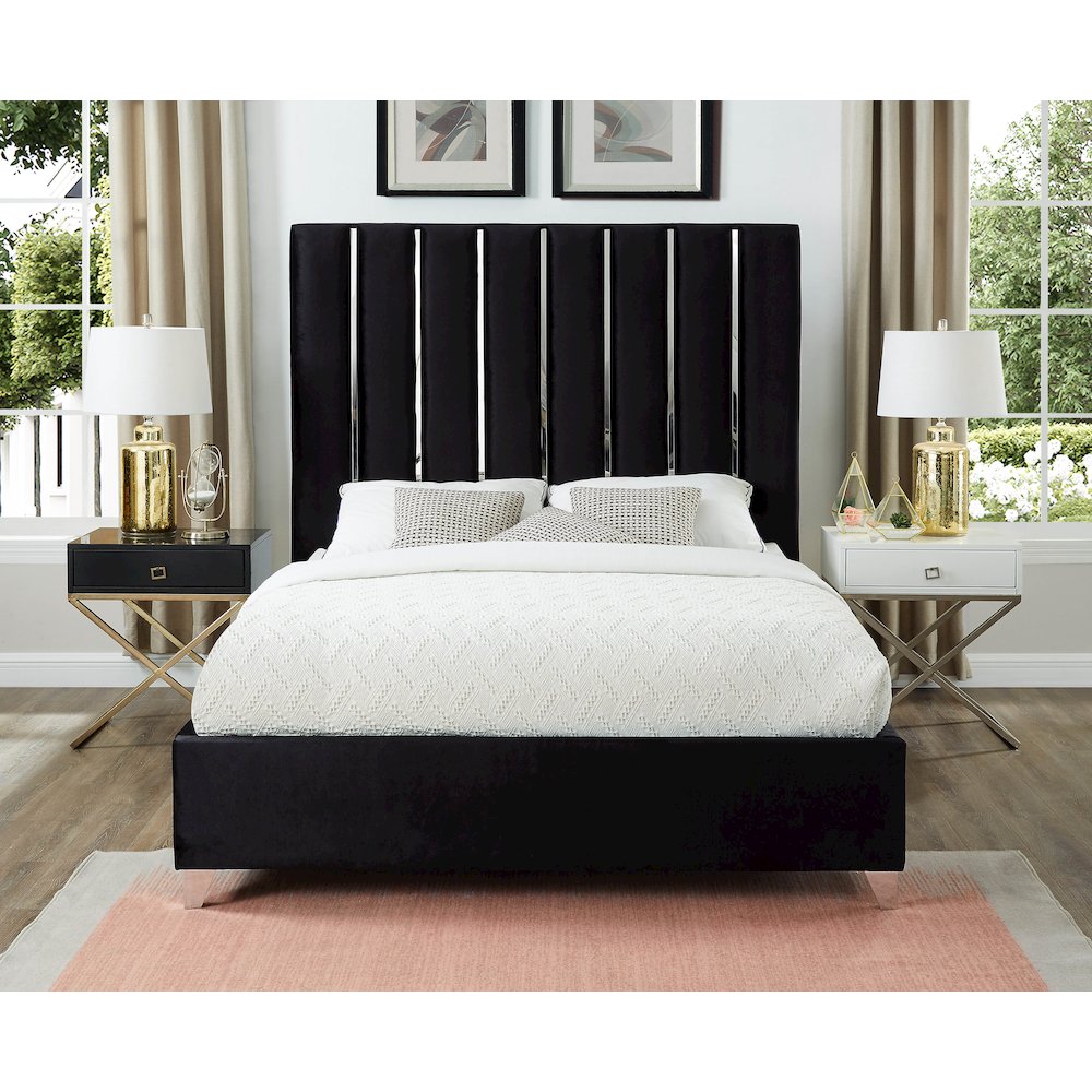 Enzo Black Velvet Full Bed. Picture 3
