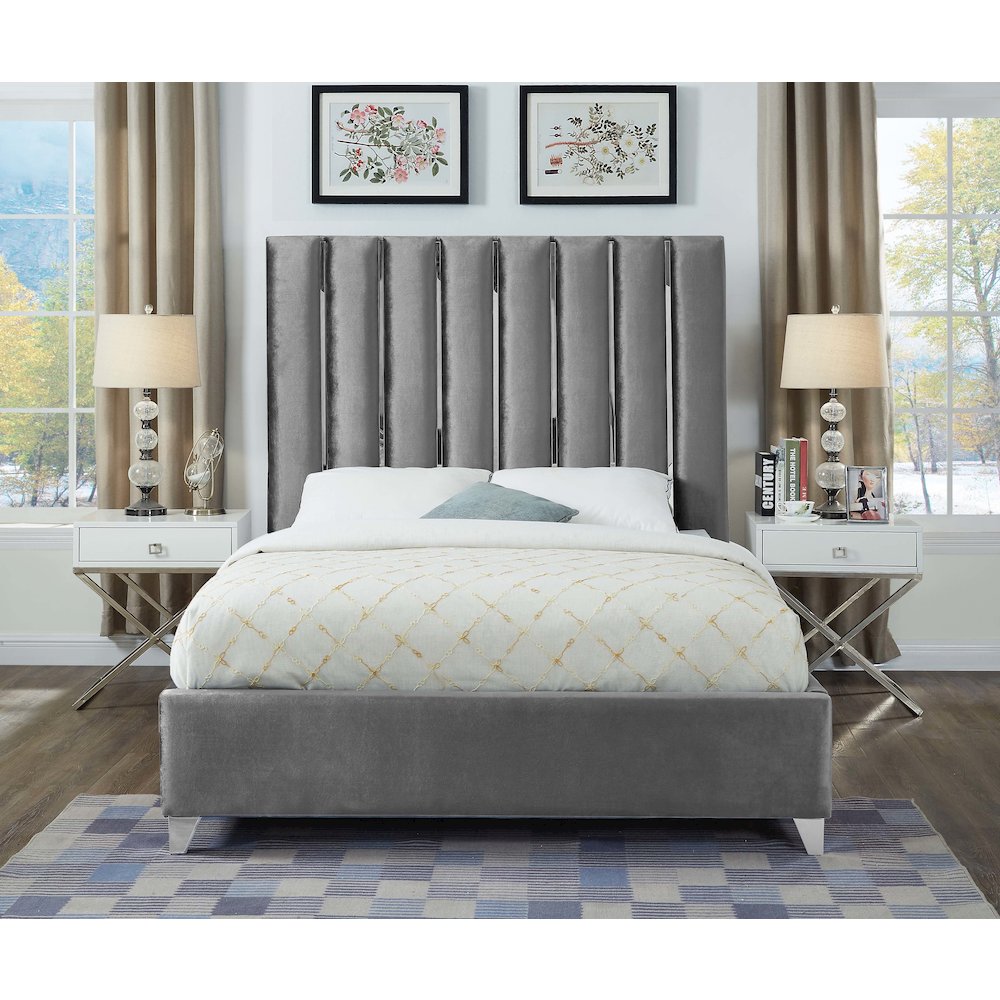 Enzo Grey Velvet Full Bed. Picture 3
