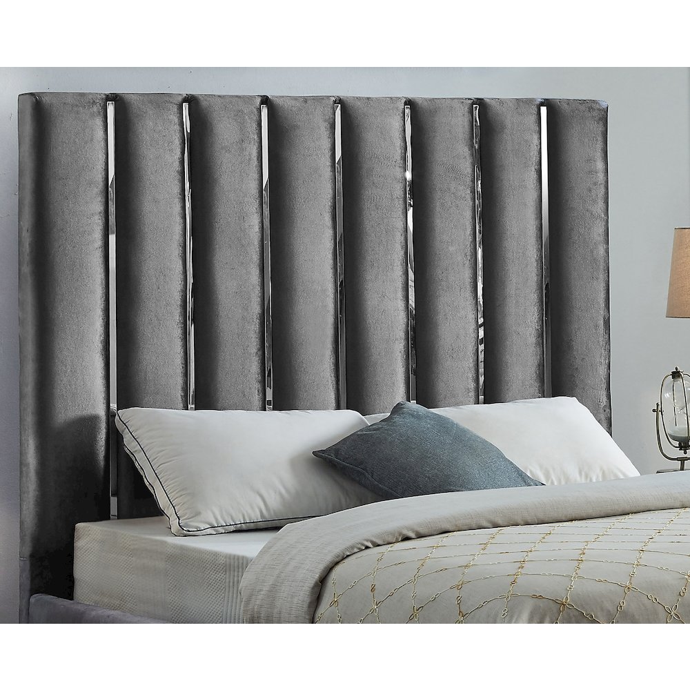 Enzo Grey Velvet Full Bed. Picture 4
