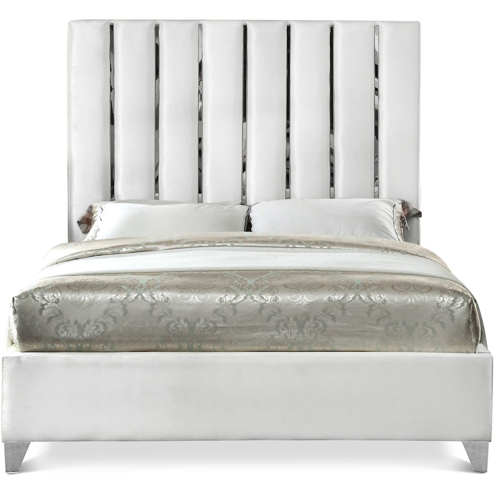 Enzo White Velvet Full Bed. Picture 1