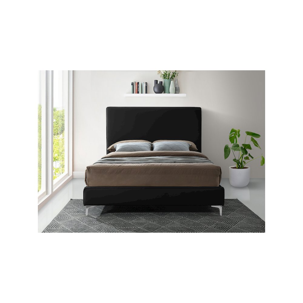 Geri Black Velvet Queen Bed. Picture 7