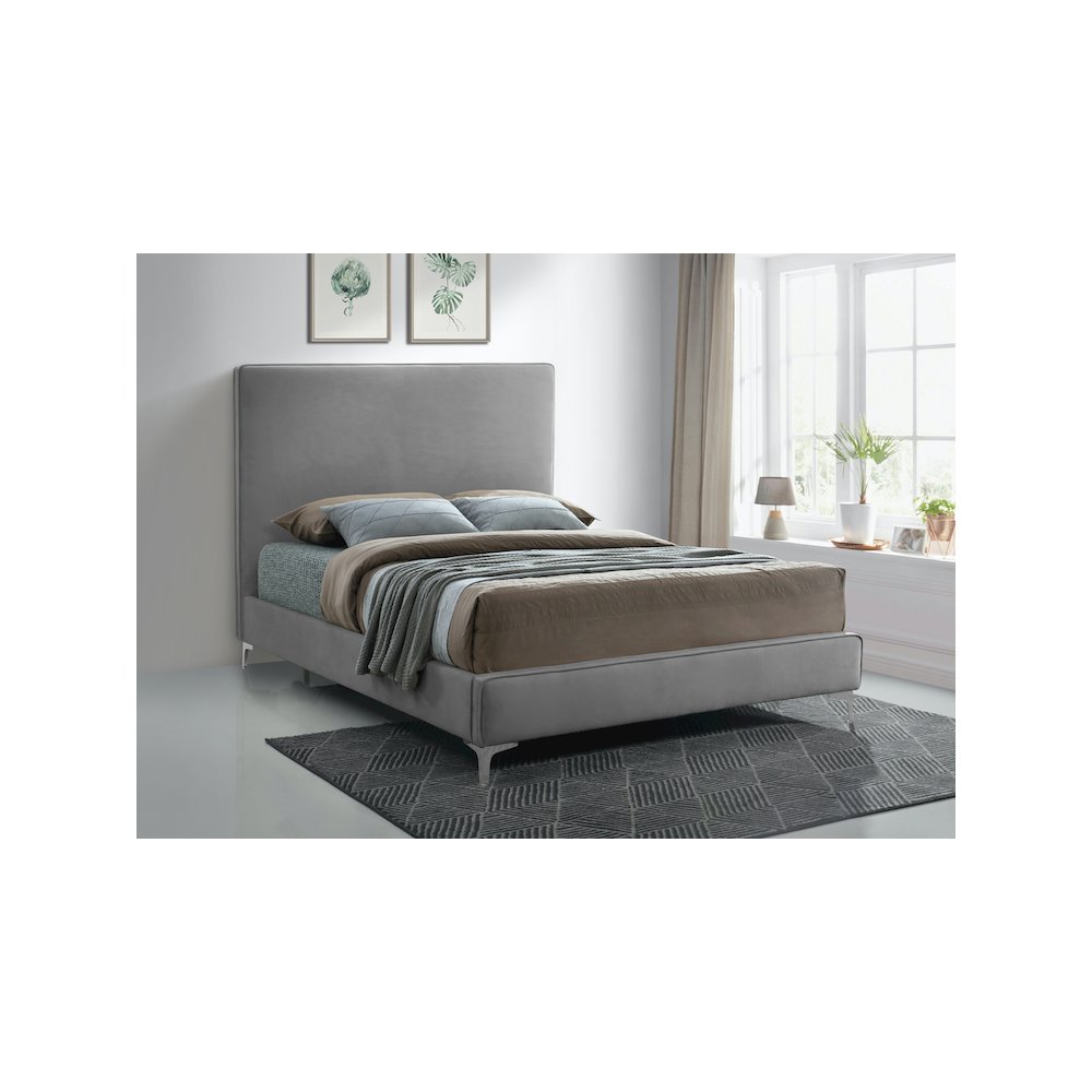 Geri Grey Velvet King Bed. Picture 3