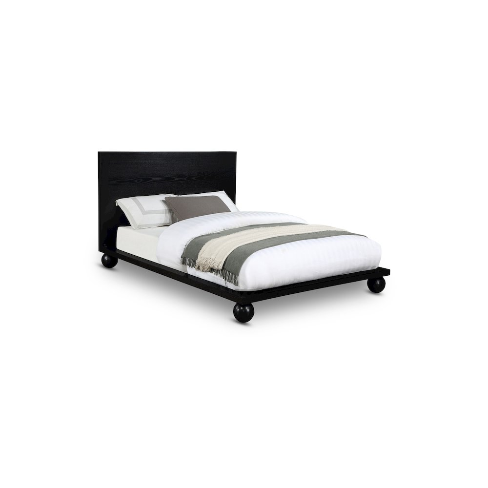 Kent Black King Bed. Picture 1