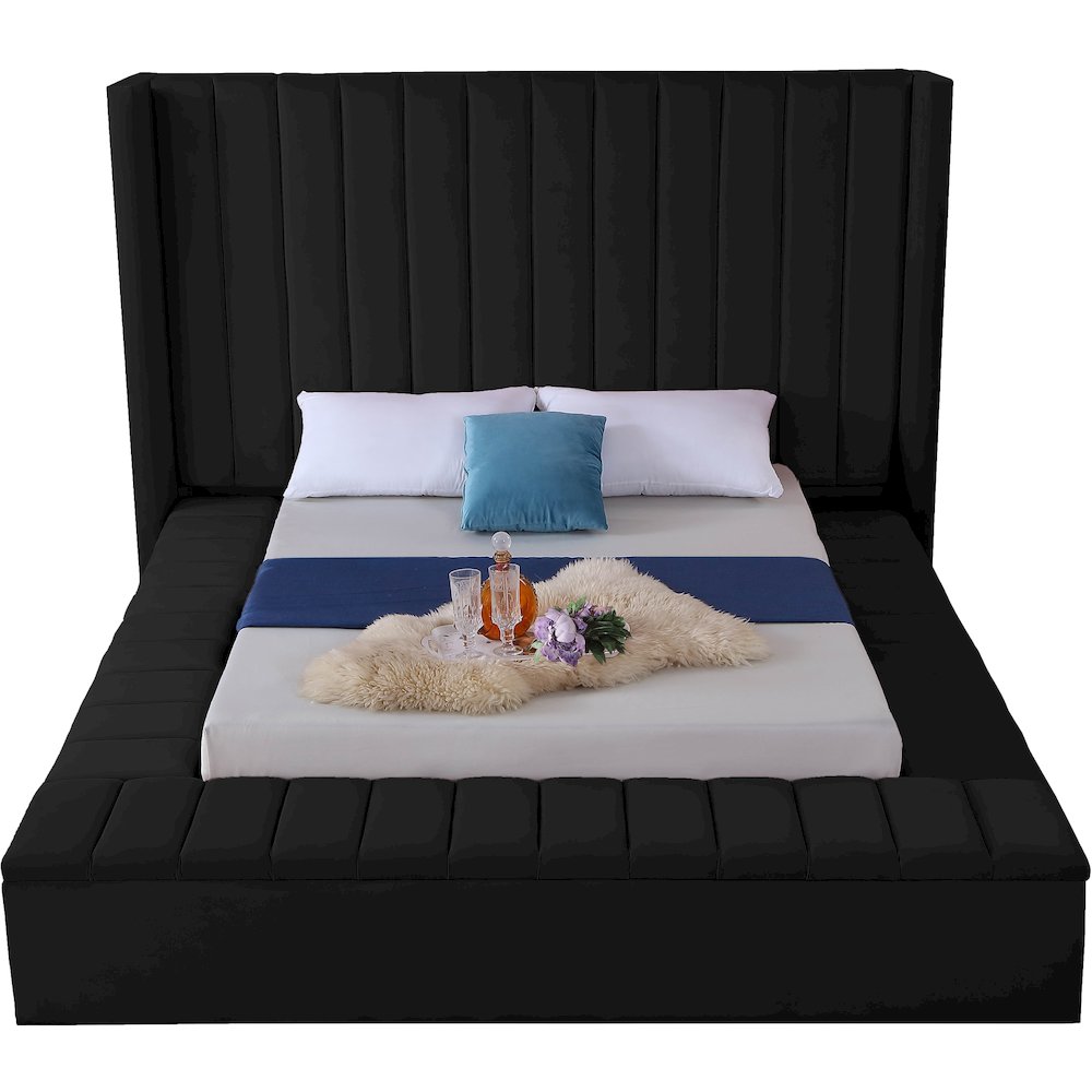 Kiki Black Velvet Full Bed. Picture 4