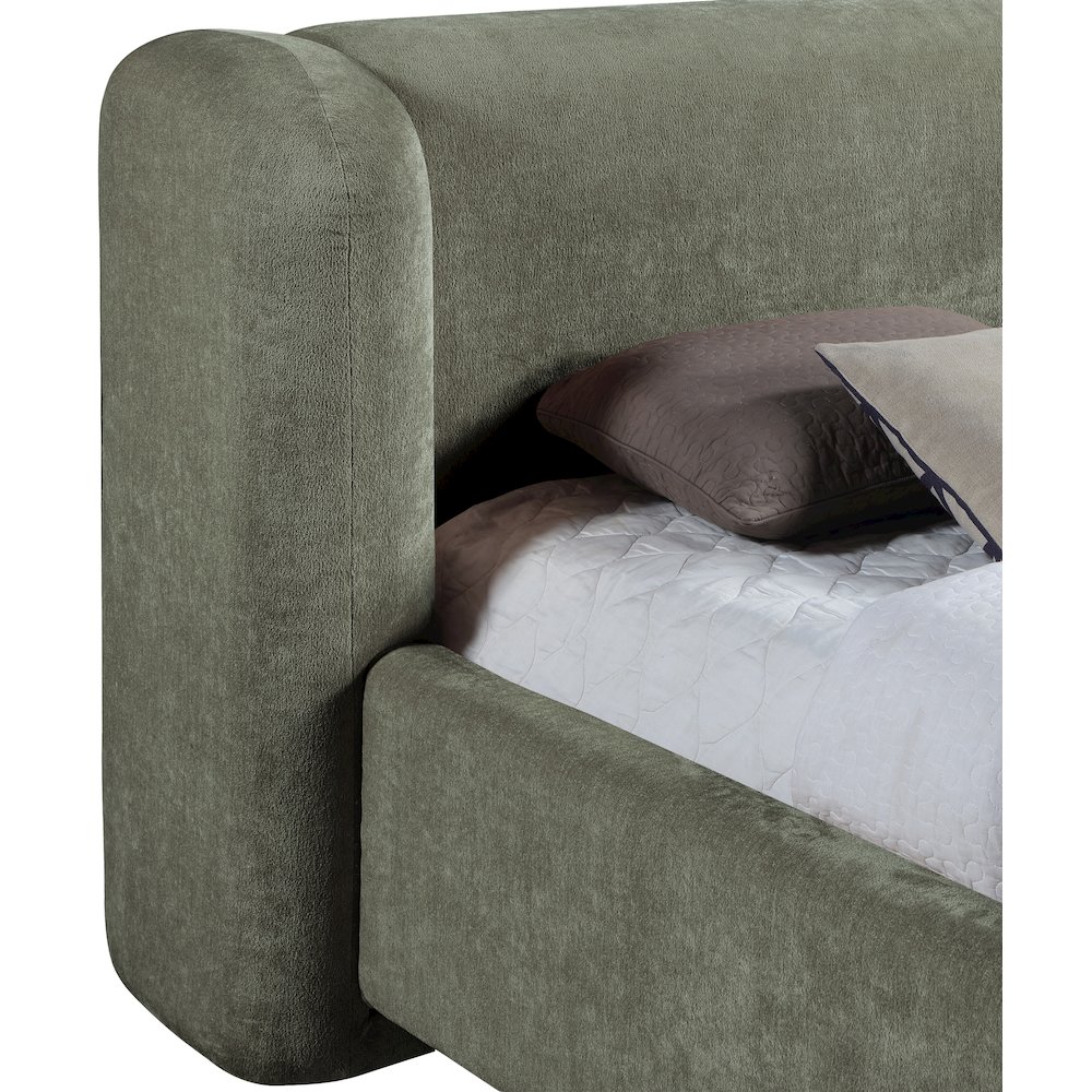 Modena Green Chenille Fabric Upholstered Full Bed. Picture 5