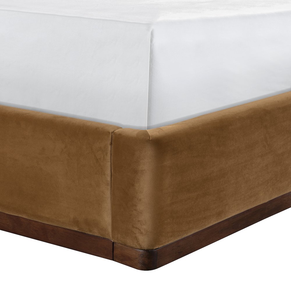 Rava Saddle / Brown Velvet Upholstered Full Bed. Picture 3