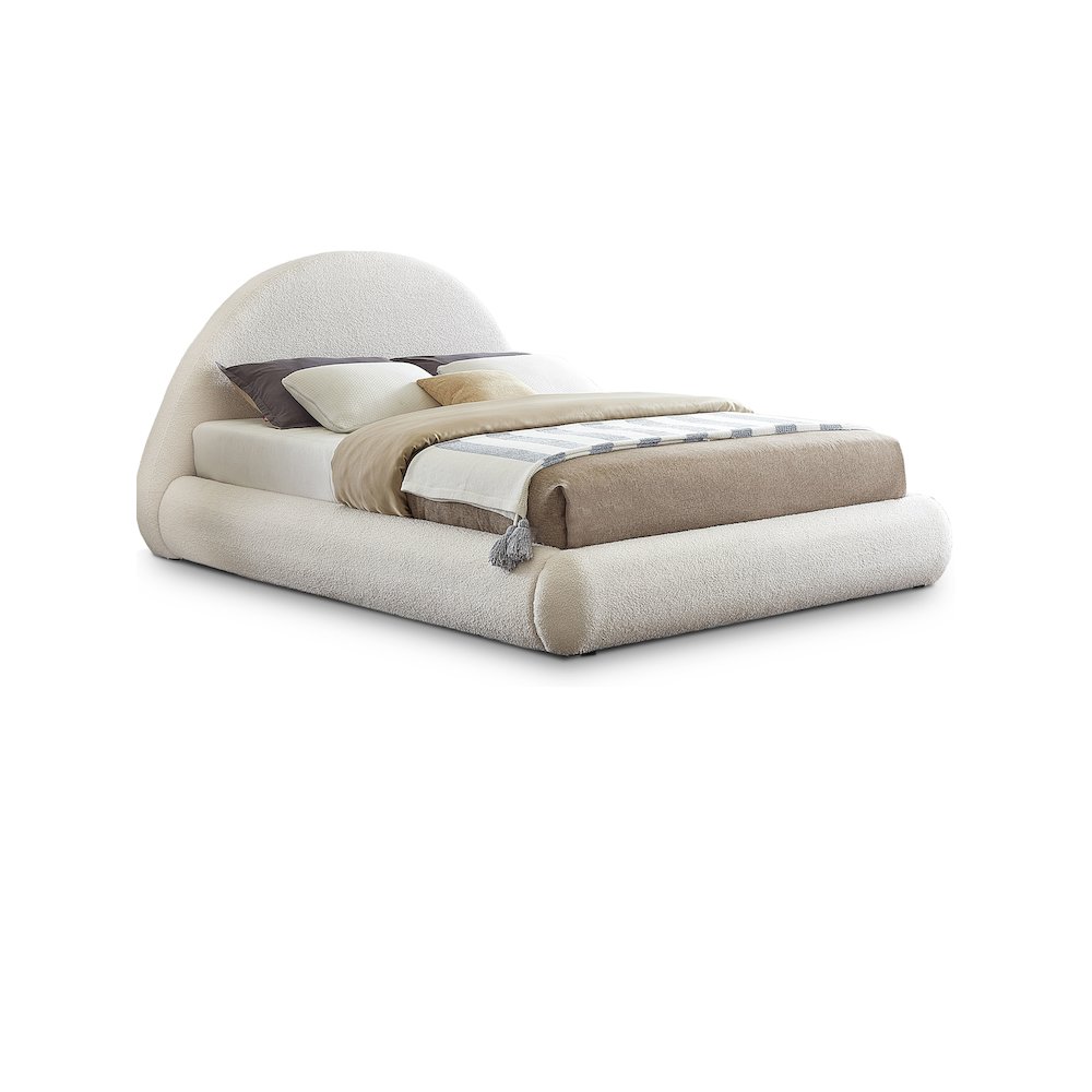 Rudy Cream Teddy Fabric Queen Bed. Picture 1