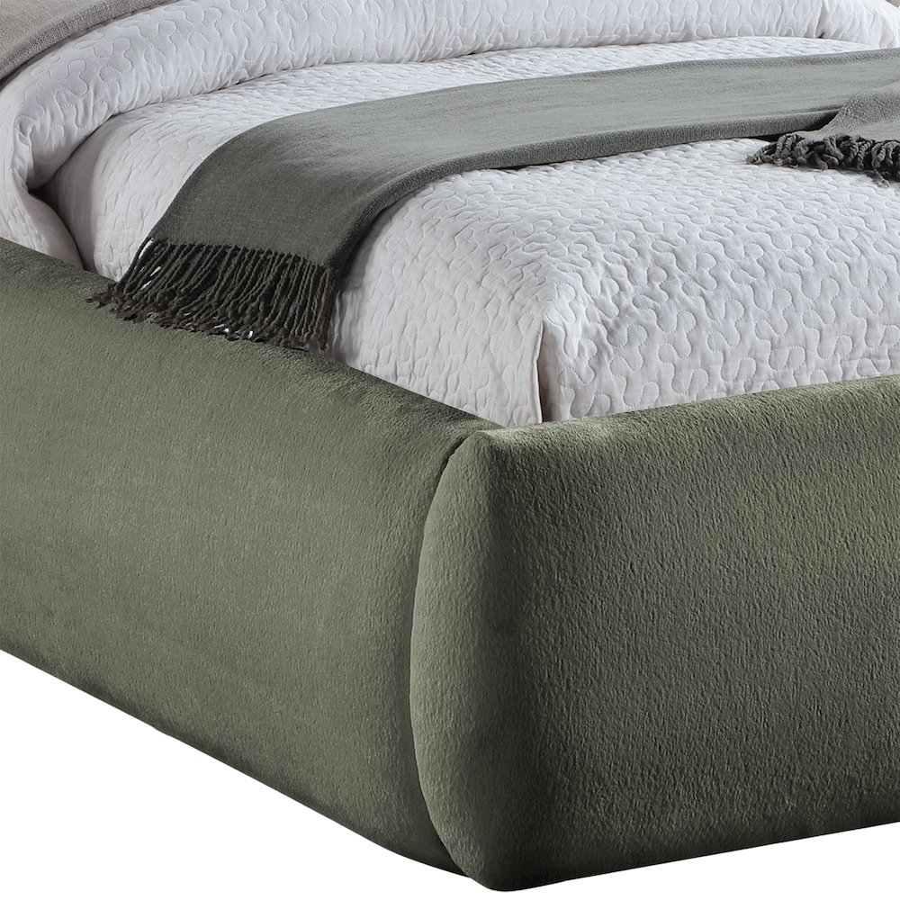 Sandro Green Chenille Fabric Upholstered Queen Bed. Picture 3