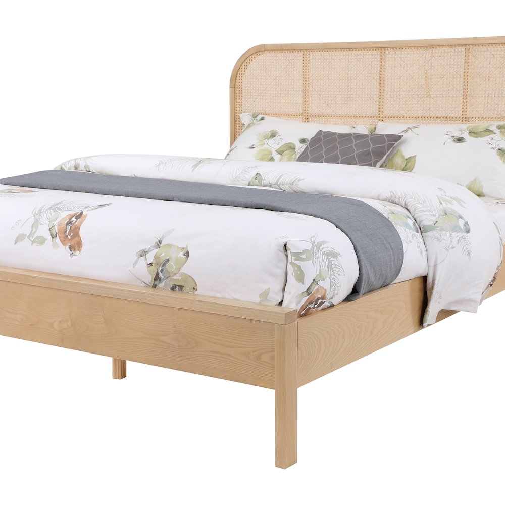 Siena Natural Ash Wood Queen Bed. Picture 5