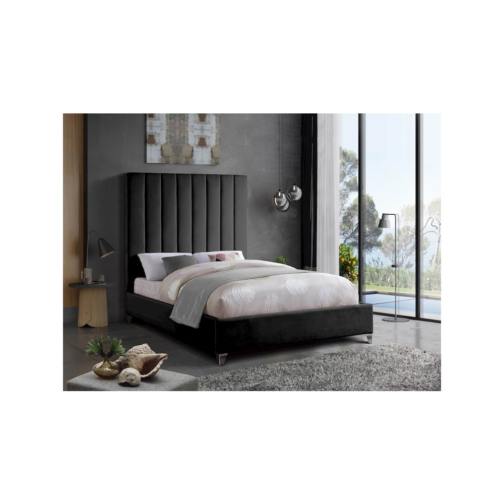 Via Black Velvet Full Bed. Picture 2