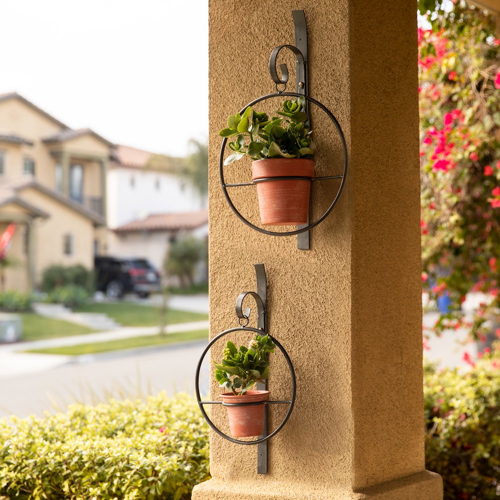 Tivoli 2-Piece Metal Hanging Planter Set. Picture 7