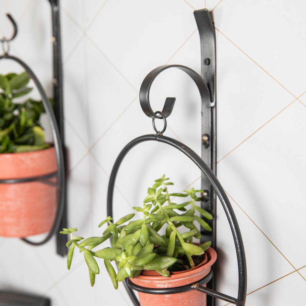 Tivoli 2-Piece Metal Hanging Planter Set. Picture 6