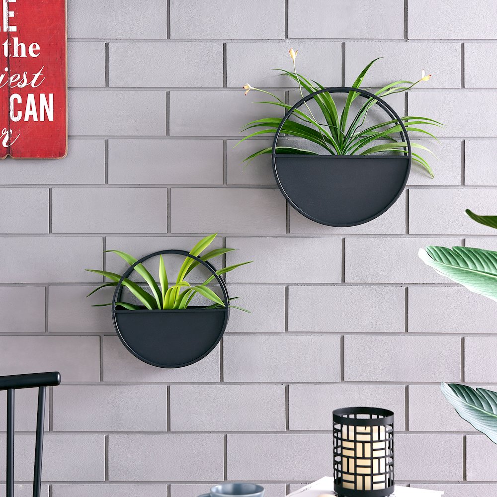 Round 2-Piece iron Wall Planter Set - Black. Picture 2