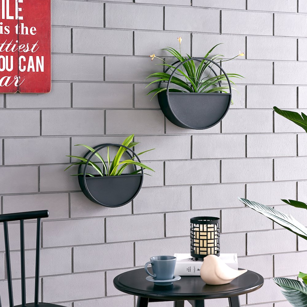 Round 2-Piece iron Wall Planter Set - Black. Picture 3