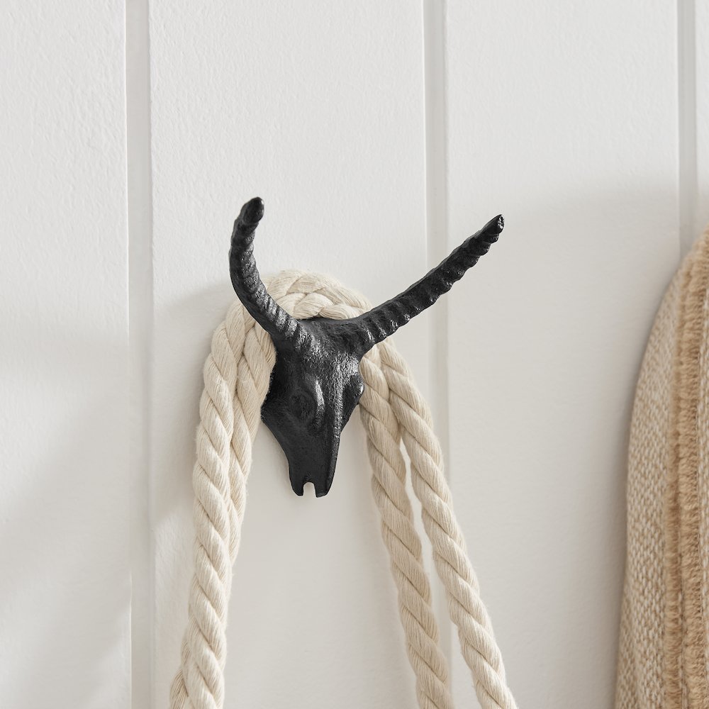 4 PC Black Iron Goat Head with Horns Decorative Wall Sculpture Figure Hook Set. Picture 2