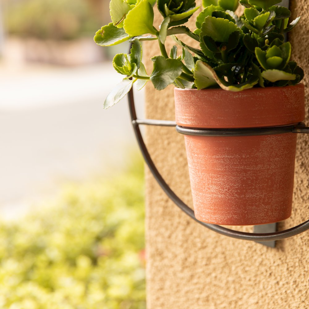 Tivoli 2-Piece Metal Hanging Planter Set. Picture 8