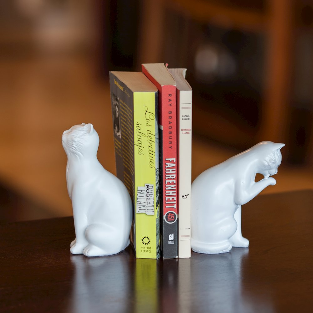 Cat Bookend Set - White. Picture 2
