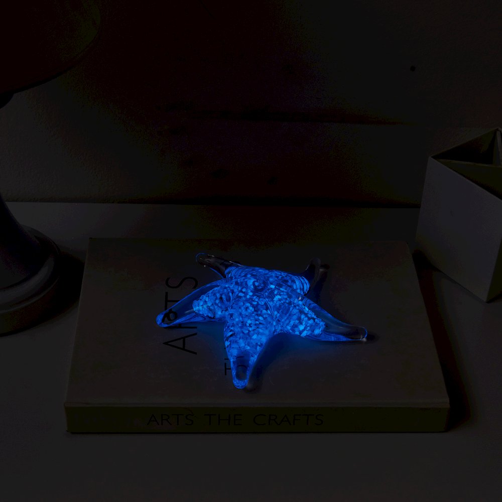 Lorelei Glow-in-the-Dark Decorative Glass Sculpture Nautical Figure - Starfish. Picture 3
