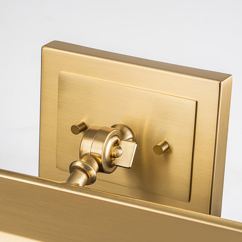 Cade Medium Picture Light in Brushed Bronze. Picture 4