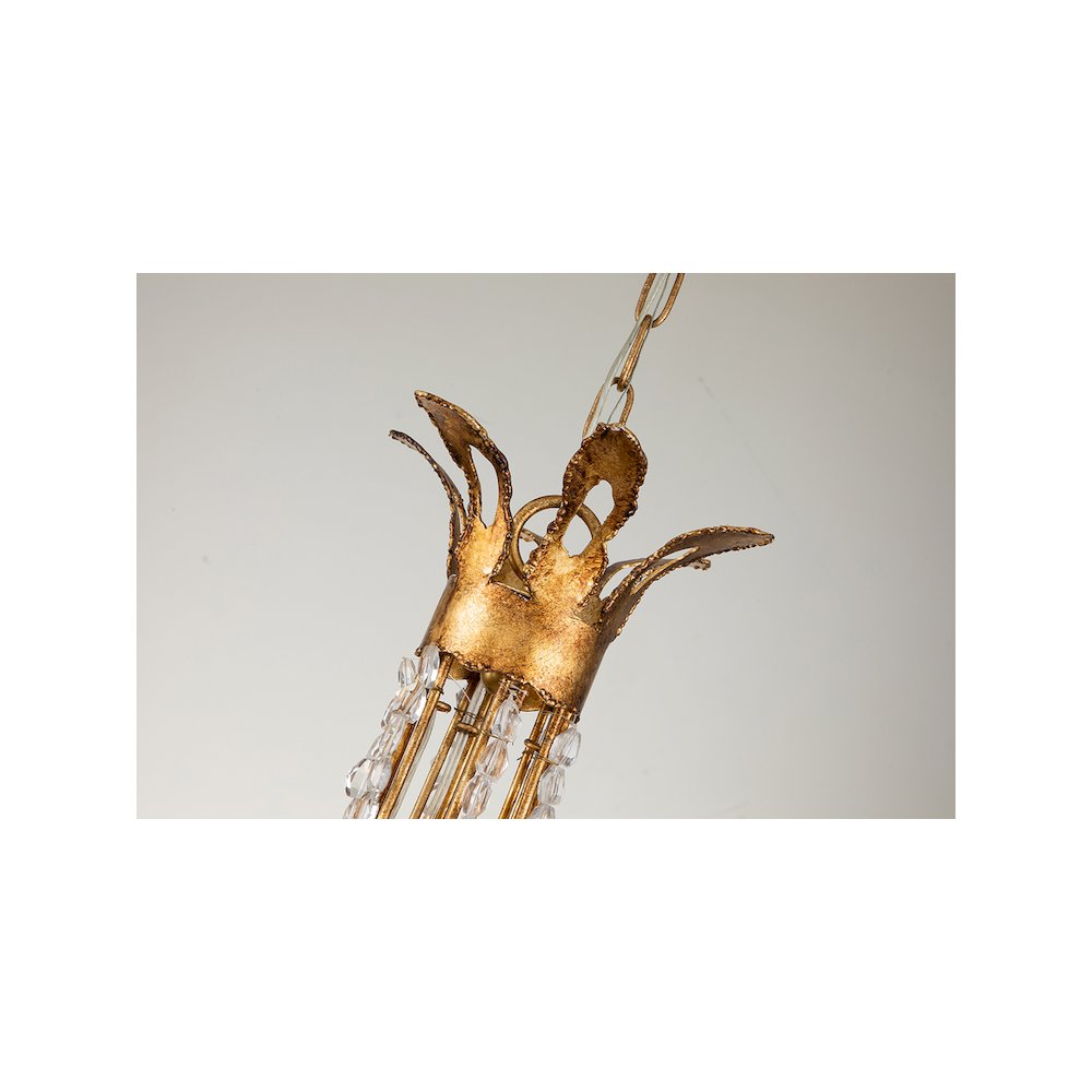 Monteleone 3 Light Chandelier in Antique Gold. Picture 3