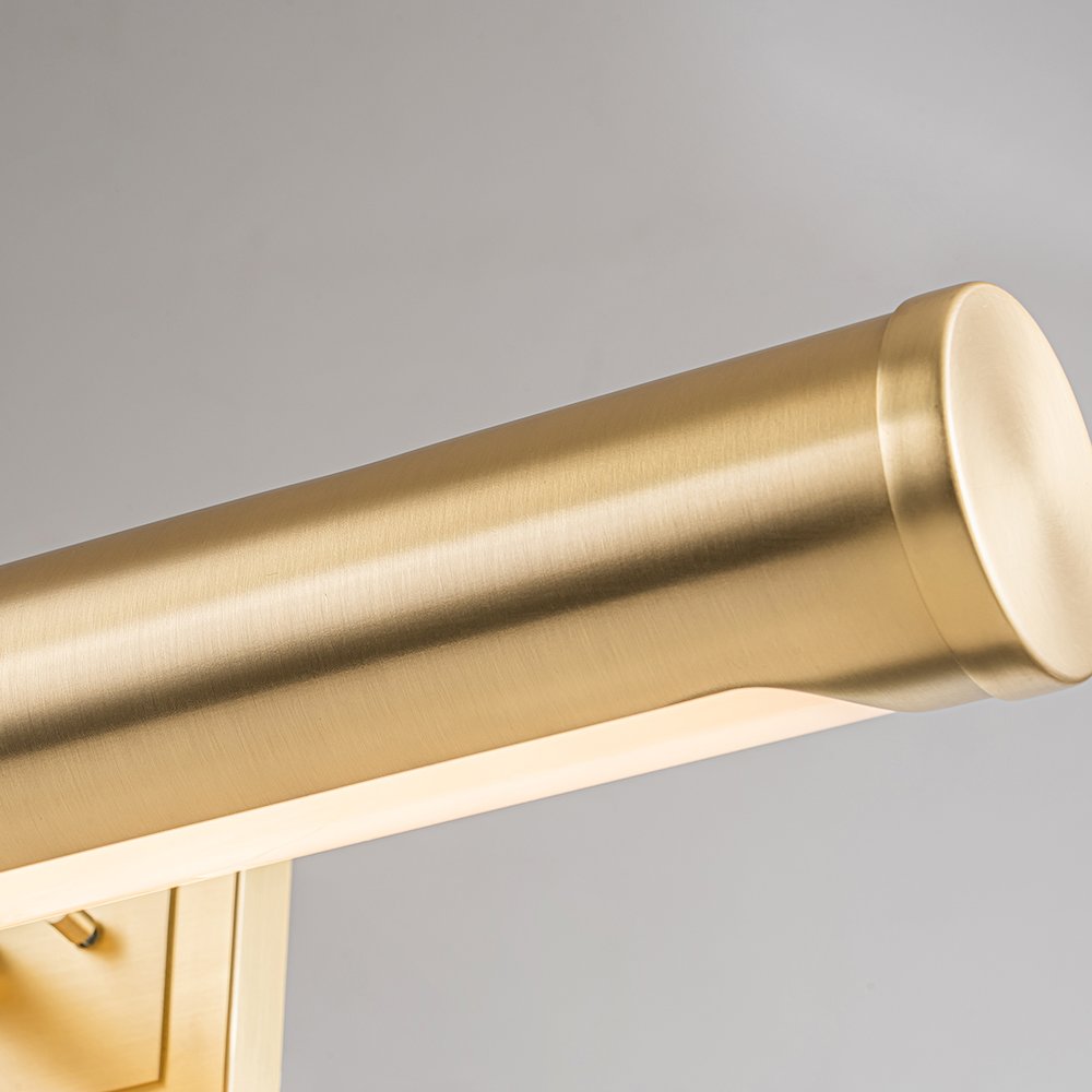 Cade Large Picture Light in Brushed Bronze. Picture 4