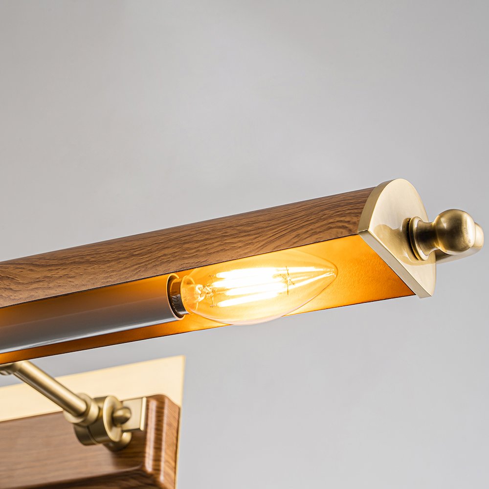 Winchfield Large Picture Light in Aged Brass with Oak Accents. Picture 4